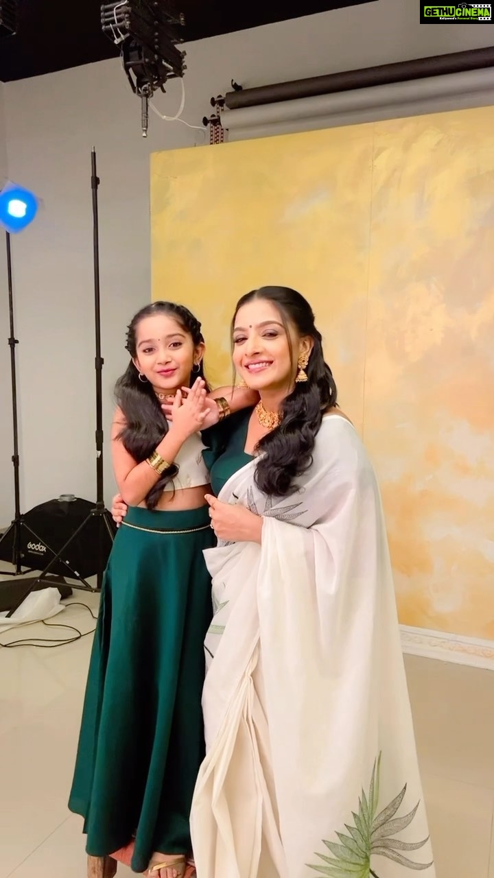 Alphy Panjikaran Instagram - 🦋🦋 @devanandha.malikappuram @malikappurammovie @grihalakshmi_ #happiness #grihalekshmi #photoshoot #picoftheday #peace #malikappuram #malikapurammovie #instagram #instagood #goodvibes #saree #love #explore #explorepage #reelsinstagram #photography #cover #shoot #kochi #movie #reels #trendingreels #songs