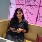 Alphy Panjikaran Instagram – Be happy🦋
Be bright🌼
Be you🕊
@an._____u 📸
#happiness #wednesday #weekday #movie #time #enjoy #withfriends #picoftheday #black #love #peace #life #kochi #kochidiaries central square mall, M. G. Road