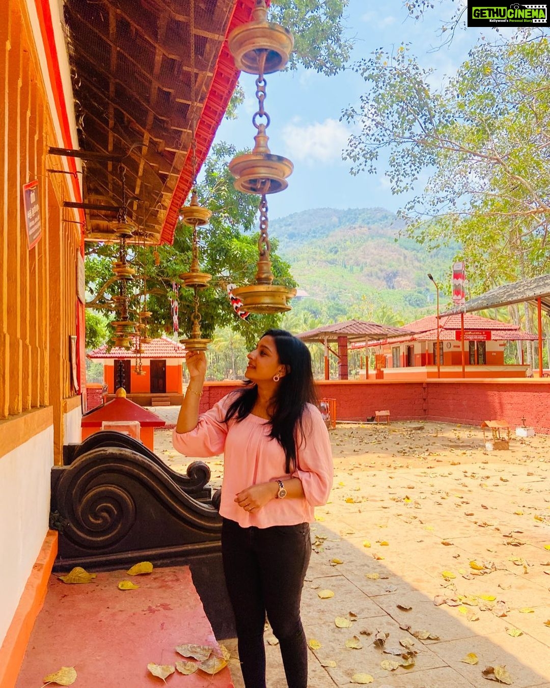 Alphy Panjikaran Instagram - Happiness 🤗 #picoftheday #monday #function #kannur #travel #travelphotography #happiness #instagram #instagood #goodvibes #travelblogger #love #traveltheworld #malikappurammovie #explore #explorepage #peace Kannur കണ്ണൂര്