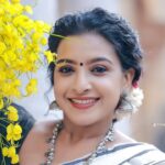 Alphy Panjikaran Instagram - Happy Vishu🌼🌼 PC: @3leaf_photography Mua: @makeover_by_suresh_krishna Costume: @ar_handlooms_kuthampully #happy #vishu #picoftheday #happiness #festival #setsaree ##flowers #instagood #instagram #instalike #insta #explore #explorepage #peace #loveyourlife #travel #travelphotography #malikappurammovie #function #photography #photoshoot #artist #movie #kochi #temple #palace