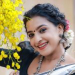 Alphy Panjikaran Instagram - Happy Vishu🌼🌼 PC: @3leaf_photography Mua: @makeover_by_suresh_krishna Costume: @ar_handlooms_kuthampully #happy #vishu #picoftheday #happiness #festival #setsaree ##flowers #instagood #instagram #instalike #insta #explore #explorepage #peace #loveyourlife #travel #travelphotography #malikappurammovie #function #photography #photoshoot #artist #movie #kochi #temple #palace