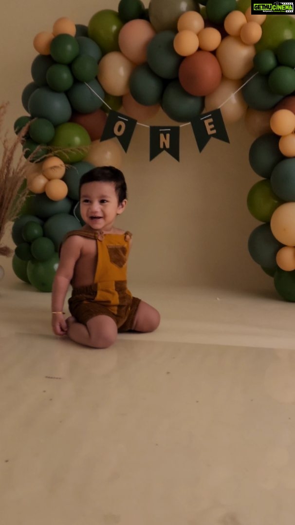 Alya Manasa Instagram - Our Cute little prince 1st photo shoot @mommyshotsbyamrita Decor @fete_n_festoon #arsh #sanjeevalya #mommyshortsbyamrita #1yearold #photoshoot