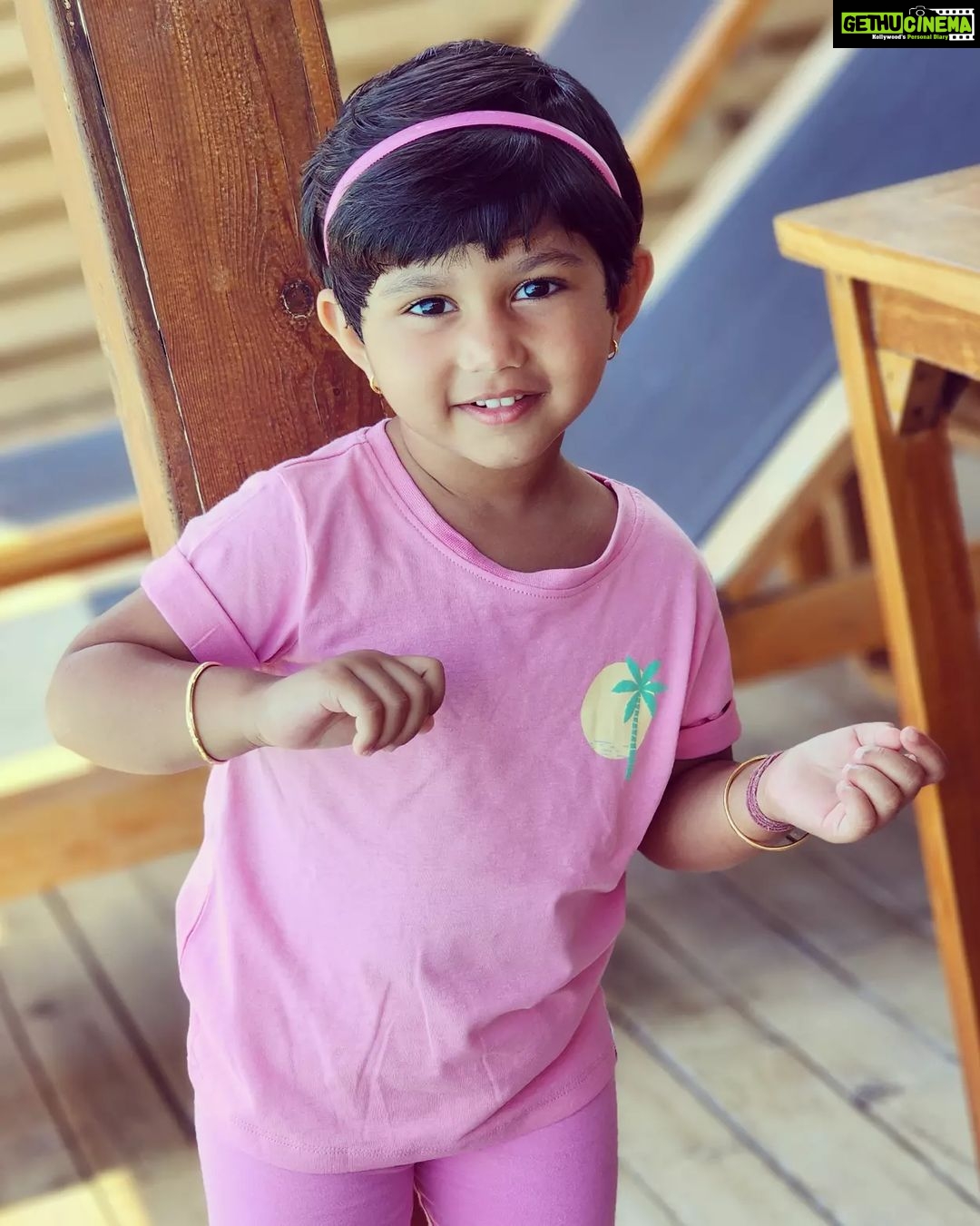 Alya Manasa Instagram - Indian super model Aila pattu e😘😘😘 @touronholidays @fushifaru @sanjeev_karthick