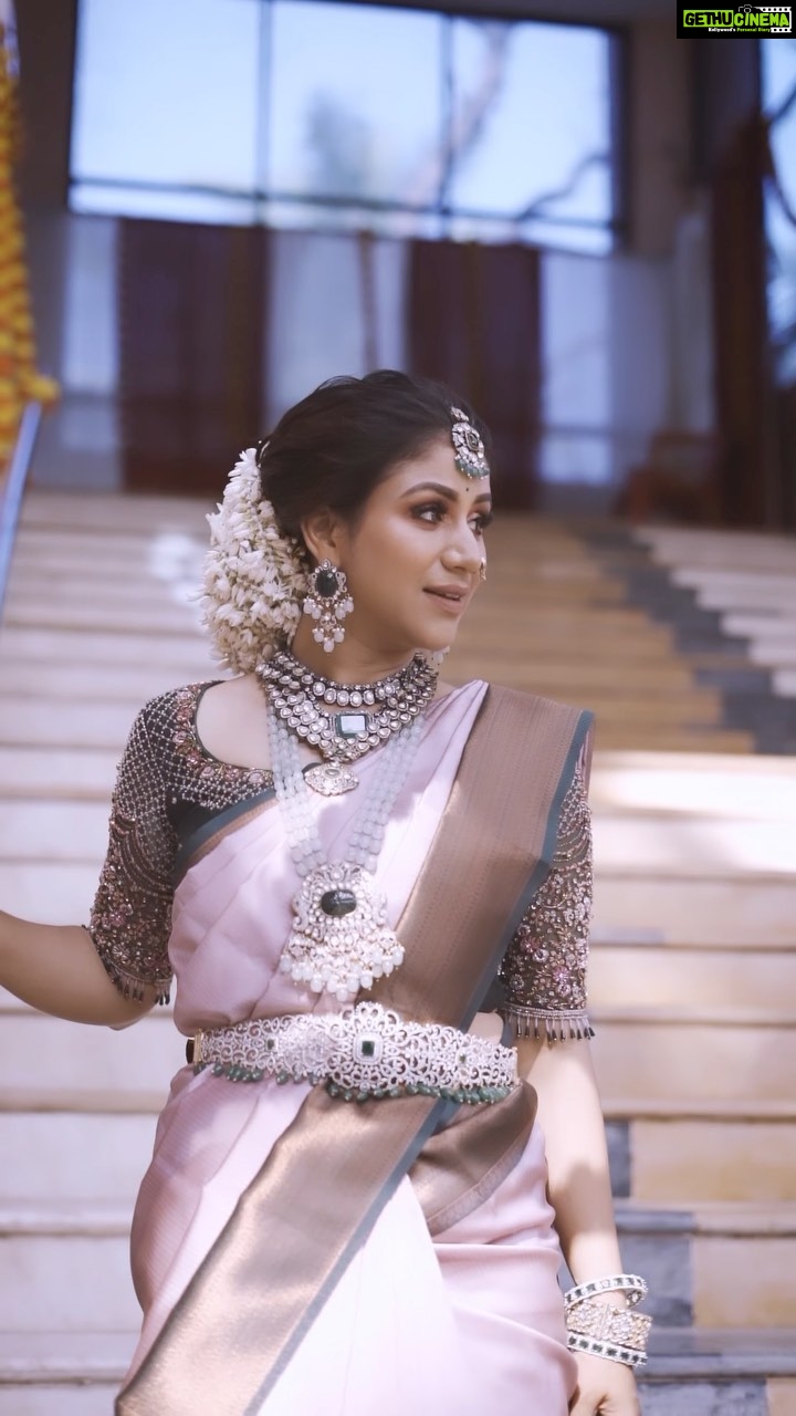 Alya Manasa Instagram - Wedding attire 🤩🤩 Team behind Blouse @blousebymabia Sarees @kaarigai.sarees Jewellery @bronzerbridaljewellery Muah @vijiknr Videography @aazhiweddings