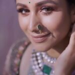 Alya Manasa Instagram - I’m very happy with my look 🤩 thank u team jewellery @bronzerbridaljewellery Videography @aazhiweddings Blouse @blousebymabia Muah @vijiknr Saree @kaarigai.sarees