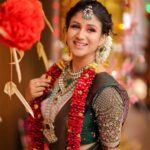Alya Manasa Instagram - Thank u for this beautiful 🤩 attire Team behind Muah @vijiknr Blouse @blousebymabia Cam & retouch @dhanush__photography Jewellery @bronzerbridaljewellery Saree @kaarigai.sarees