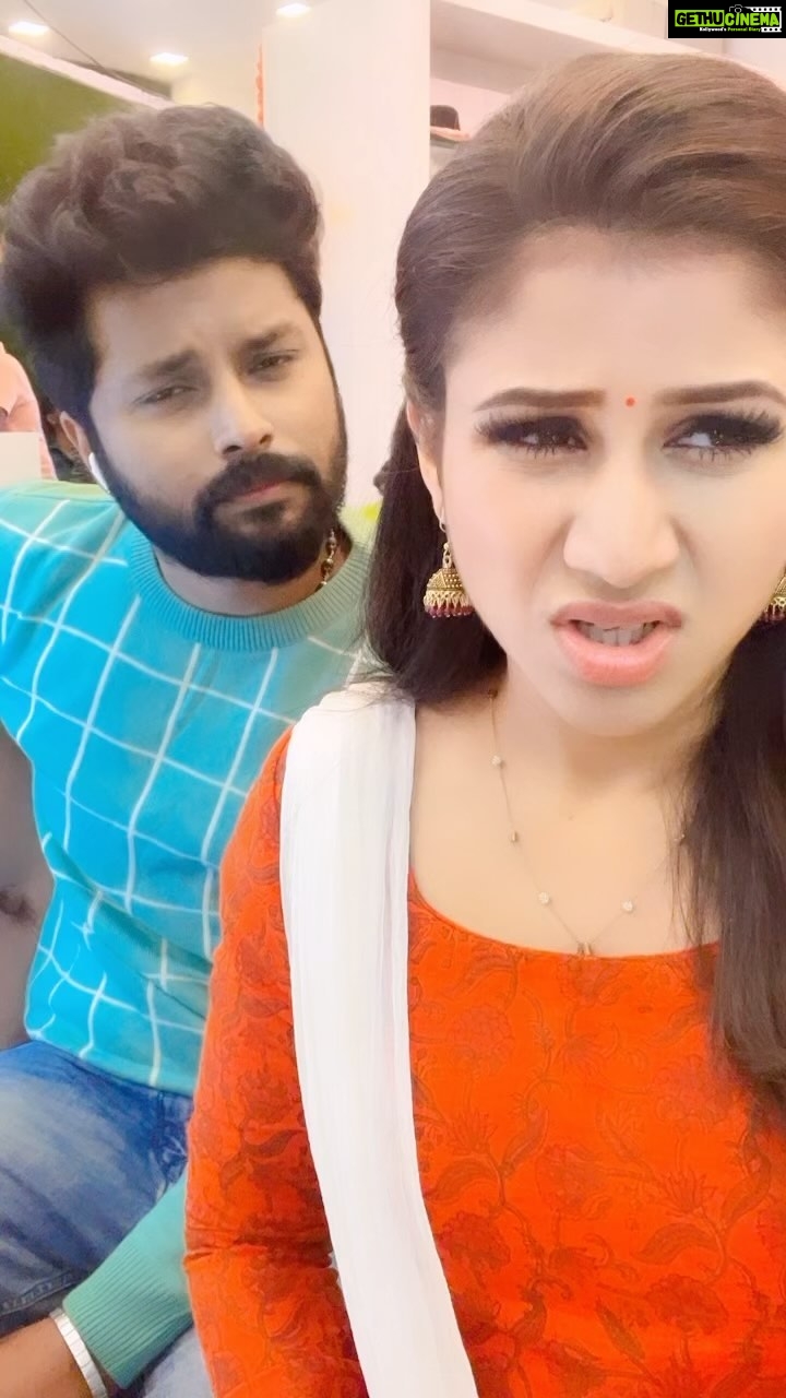 Alya Manasa Instagram - Konichiwa to all from the sets of #iniya @suntv reel with my co actor @d_chinky