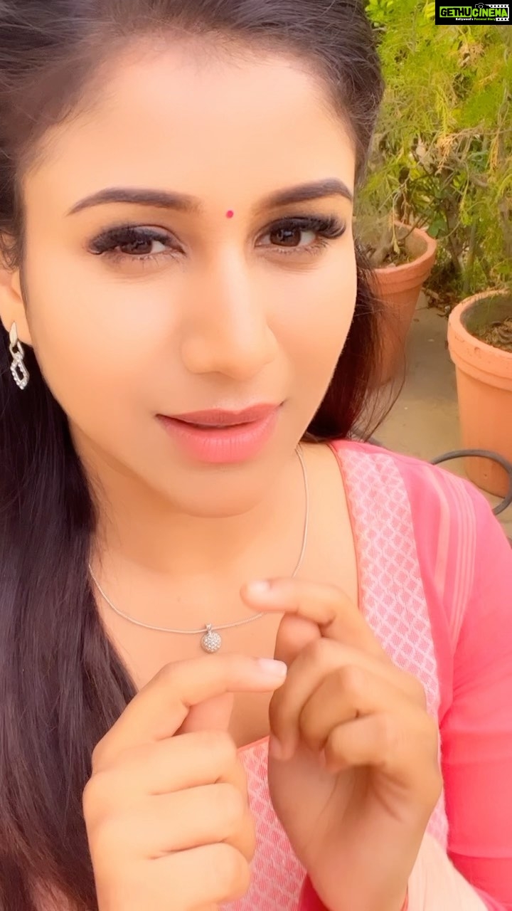 Alya Manasa Instagram - Reel of the day #iniya @suntv mon-sat 9pm Dnt miss the interesting upcoming episodes