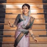 Alya Manasa Instagram - Baby doll @alya_manasa Makeup/hair/styling : @vijiknr Jewelery: @bronzerbridaljewellery Lash & lens: @bronzerlensnlashes Costume: @ivalinmabia Photography: @aazhiweddings Flowers: @poovai_bridal_flowers Chennai, India