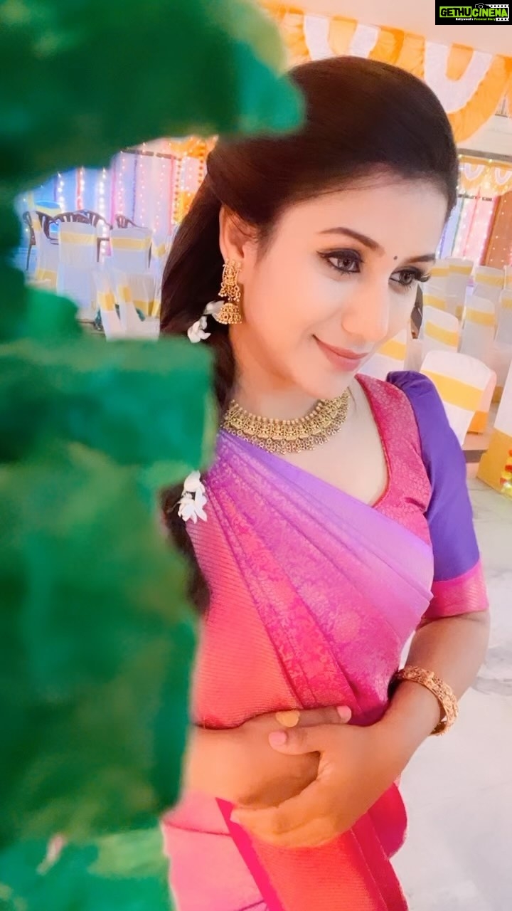 Alya Manasa Instagram - I will be back 🔜..#staytuned guys..#flow in my reels I really liked my engagement look 👀 thanks @sruthis_jewellery #iniya @suntv #iniya #suntv #suntvserial #suntvserialactress