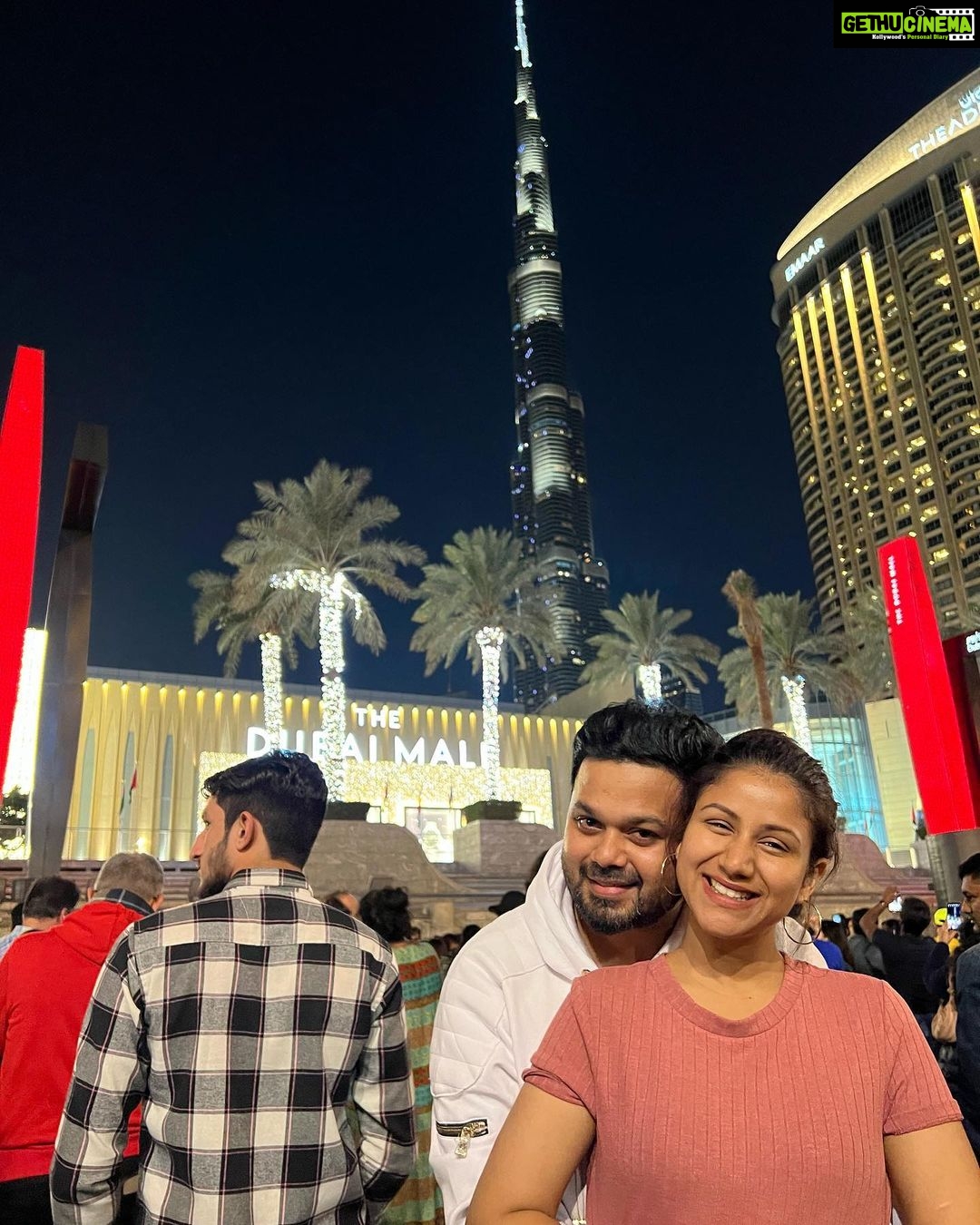 Alya Manasa Instagram - #dubai @touronholidays #touron #newyear2023 #burjkhalifa #worldstallestbuilding Burj Khalifa