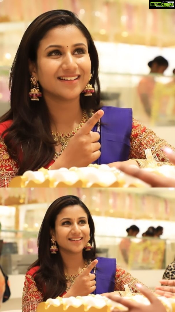 Alya Manasa Instagram - Largest single display @thelegendsaravanastores