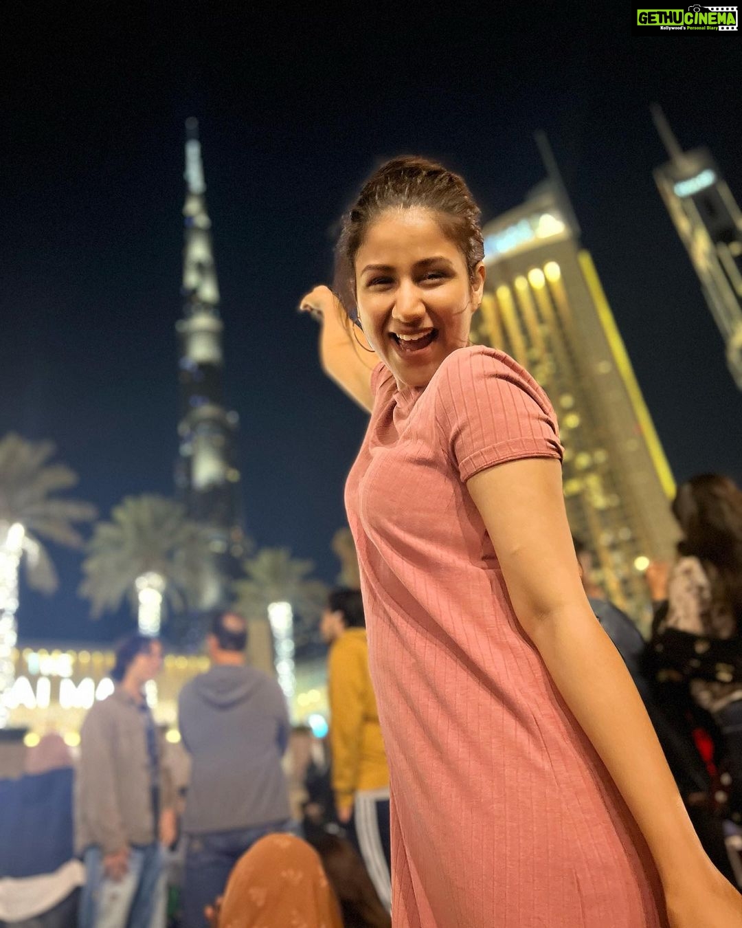 Alya Manasa Instagram - Happy new year 2023 to each & everyone from @alya_manasa @sanjeev_karthick @touronholidays Burj Khalifa