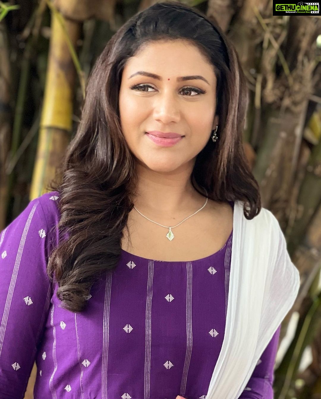 Alya Manasa Instagram - Iniya @suntv Dec 5th 9 pm onwards ☺️☺️☺️☺️😃😃😀pls give ur love & support as always
