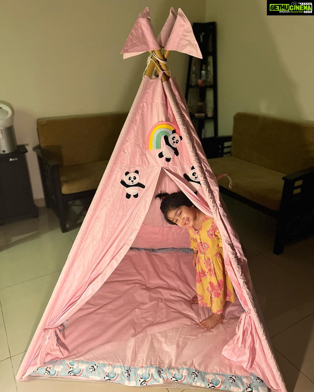 Alya Manasa Instagram - My daughter’s recent addict towards @minibooindia #tents & #beambags in her fav Color #pink 🌸💕💕🌸🌸🌸thank u @minibooindia MiniBoo was created with the intention to bring products inspired by the needs of children which make discovering the world more enjoyable. All products are created with the children in mind to ensure their comfort and security. We love to personalize our products for your lil one. We are happy to help you with almost all products personalization for your kids nursery. Come, discover and indulge your kids with our exclusive collections made with love. Here we present our best selling teepee tent and bean bag chair personlised for the my lil one's! Pls do follow and support @minibooindia