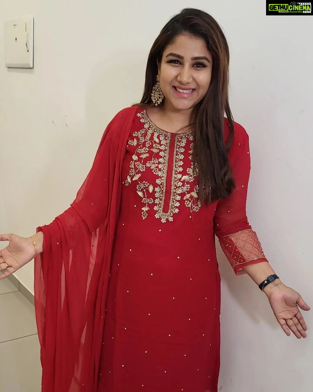 Alya Manasa Instagram - Loving it 😍 thank u for this beautiful red outfit @shanus_boutique Jewellery @shanus_boutique