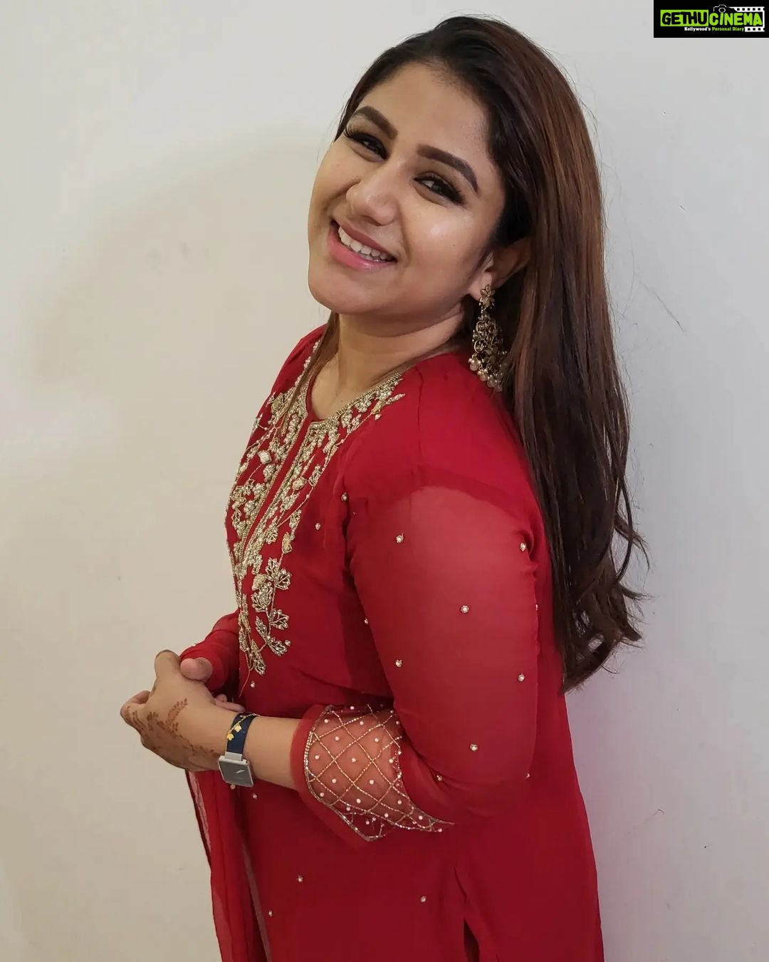 Alya Manasa Instagram - Loving it 😍 thank u for this beautiful red outfit @shanus_boutique Jewellery @shanus_boutique