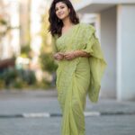 Alya Manasa Instagram - Gud mrng amigos 🤩 Beautiful saree @kanmani_fashion_world Captured @dhanush__photography Jewellery @vp.avenue
