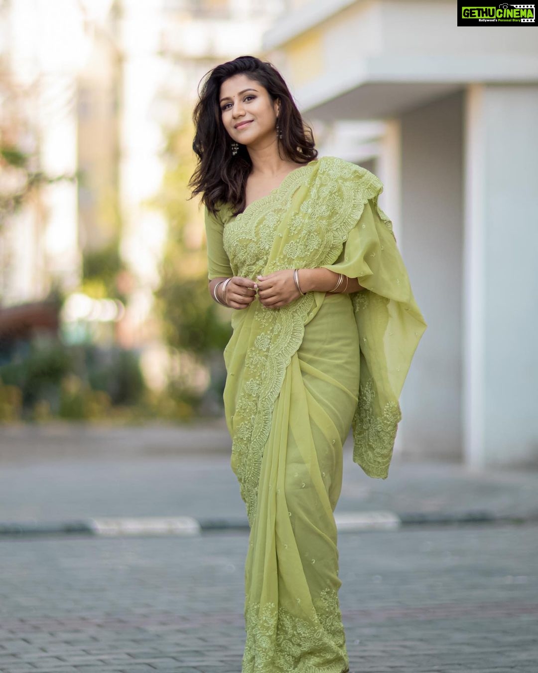 Alya Manasa Instagram - Gud mrng amigos 🤩 Beautiful saree @kanmani_fashion_world Captured @dhanush__photography Jewellery @vp.avenue