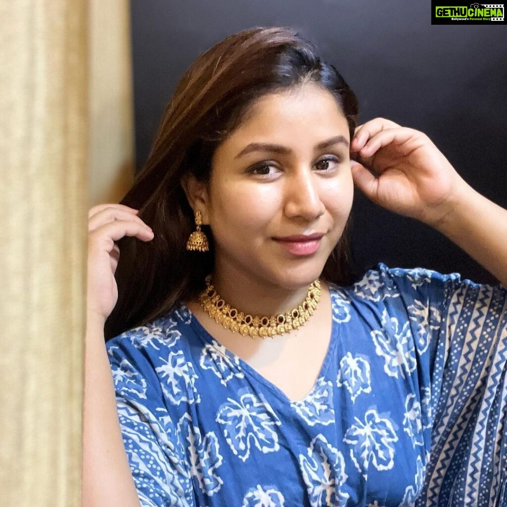Alya Manasa Instagram - This is how we become beautiful 🤩 Jewellery @myfashion2010 🤩🤩🥰😍thank u for the best jewel set which looks like original gold 👍👍& the jumkaas are the highlight Beautiful 🤩 set @myfashion2010 Follow @myfashion2010 for their new launches