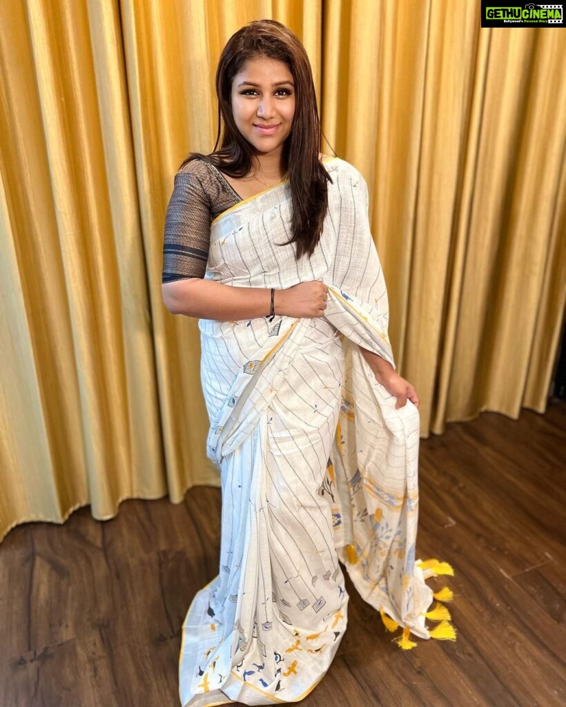Alya Manasa Instagram - This saree is so comfy & beautiful 🤩 thanks @geethasrishopping At very low cost they r giving super quality Go check it out today @geethasrishopping