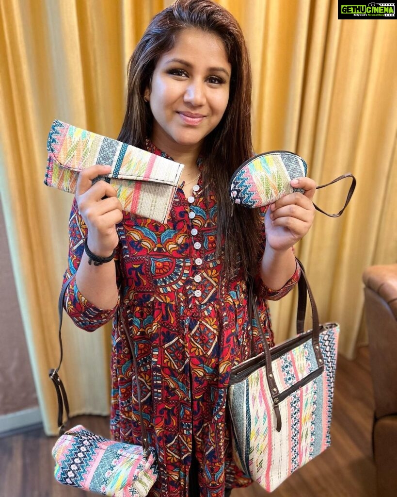 Alya Manasa Instagram - Amazing cute handbag collections @falishasiddhu_ @falishasiddhu