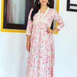 Alya Manasa Instagram - Bless you all with a special day Gud mrng amigos #iniya #alyamanasa