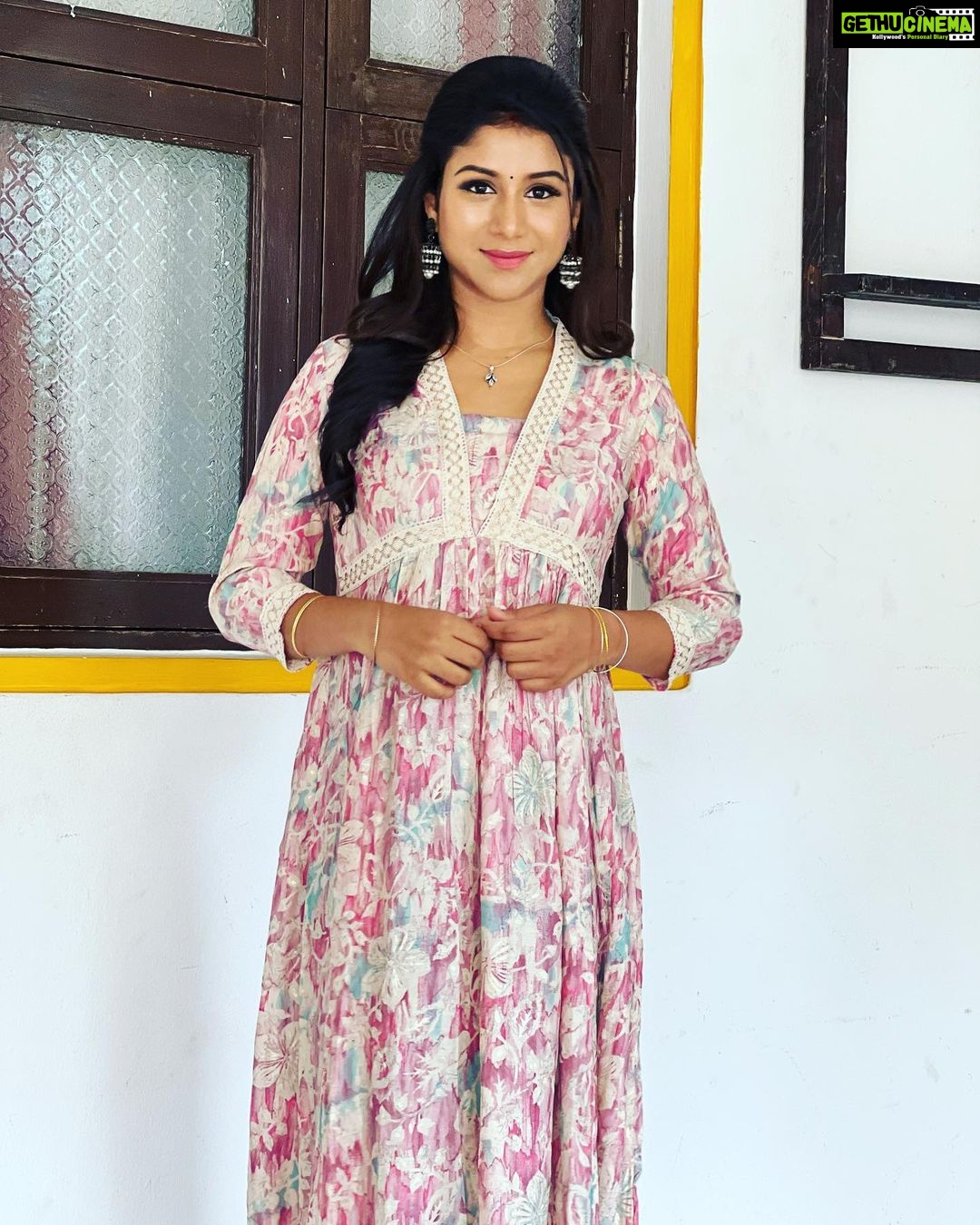 Alya Manasa Instagram - Bless you all with a special day Gud mrng amigos #iniya #alyamanasa