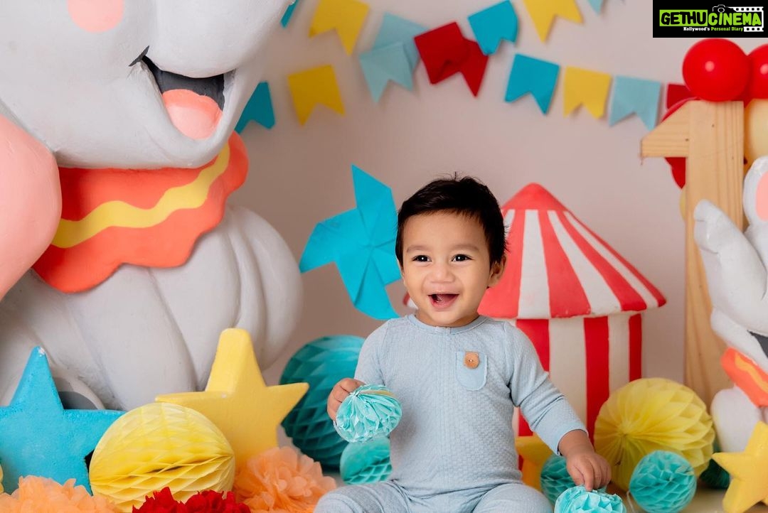 Alya Manasa Instagram - Very happy 😆 that my baby boy’s first ever photo shoot went so good 💯🤩Tqsm Beautiful captured @mommyshotsbyamrita Decor @fete_n_festoon
