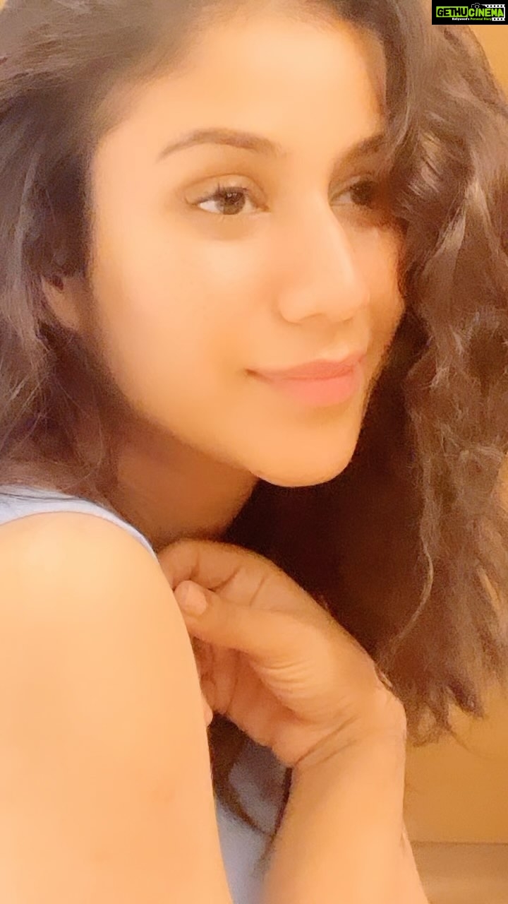 Alya Manasa Instagram - Spread happiness with a smile 😃 being yourself #beingalya #beingme