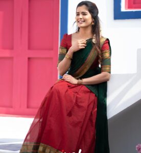 Amritha Aiyer Instagram - Yelarigu Ugadi Habbha dha Shubasheyagalu 🪷🪷 
Andiriki Ugadi Shubakanshalu 🌹🪷
.
Outfit - @ivalinmabia 
📸 - @p2click.in 
Makeup & Hair - @pavihairandmakeup