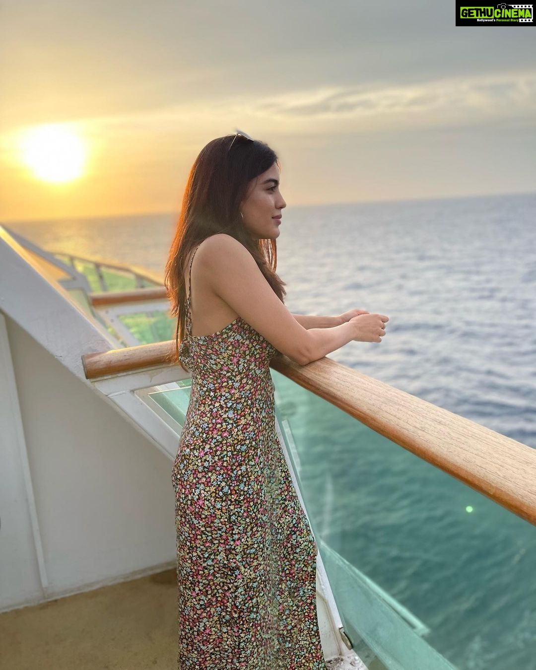 Amritha Aiyer Instagram - Vacation time - Cruise Time 🛳 #unwraptheworld #pickyourtrail #letspyt #cordeliacruises #indiancruiseline #cruiseholidays #cityonthesea #perfectholiday #MVEmpress #HolidayAtSea #cruisevacation