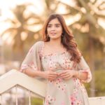 Amritha Aiyer Instagram - People who enjoy the STRUGGLES ultimately Make It and Live it. 📸- @arunkummar_portraits Makeup - @dpbridalmakeover Costume - @stitchhousesalem