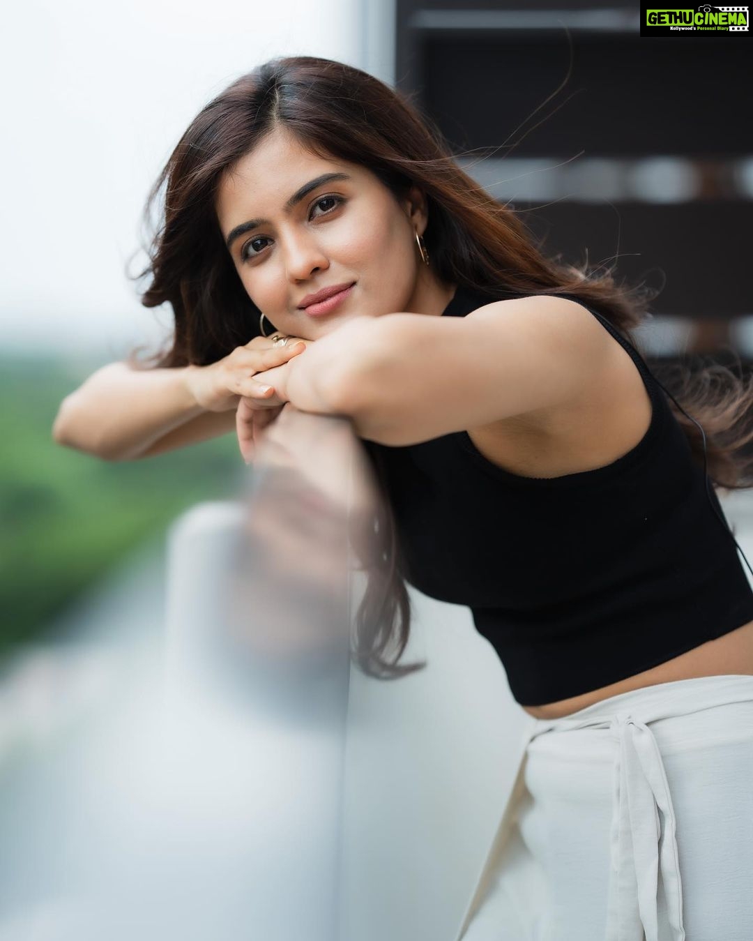 Amritha Aiyer - 267.1K Likes - No caption , just vibes ❤️