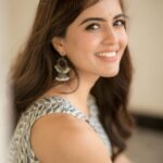 Amritha Aiyer Instagram - Sending y’all some love 🥰❤️😘 . 📸 - @camerasenthil Styled by - @labelswarupa Makeup & Hair - @vijiknr