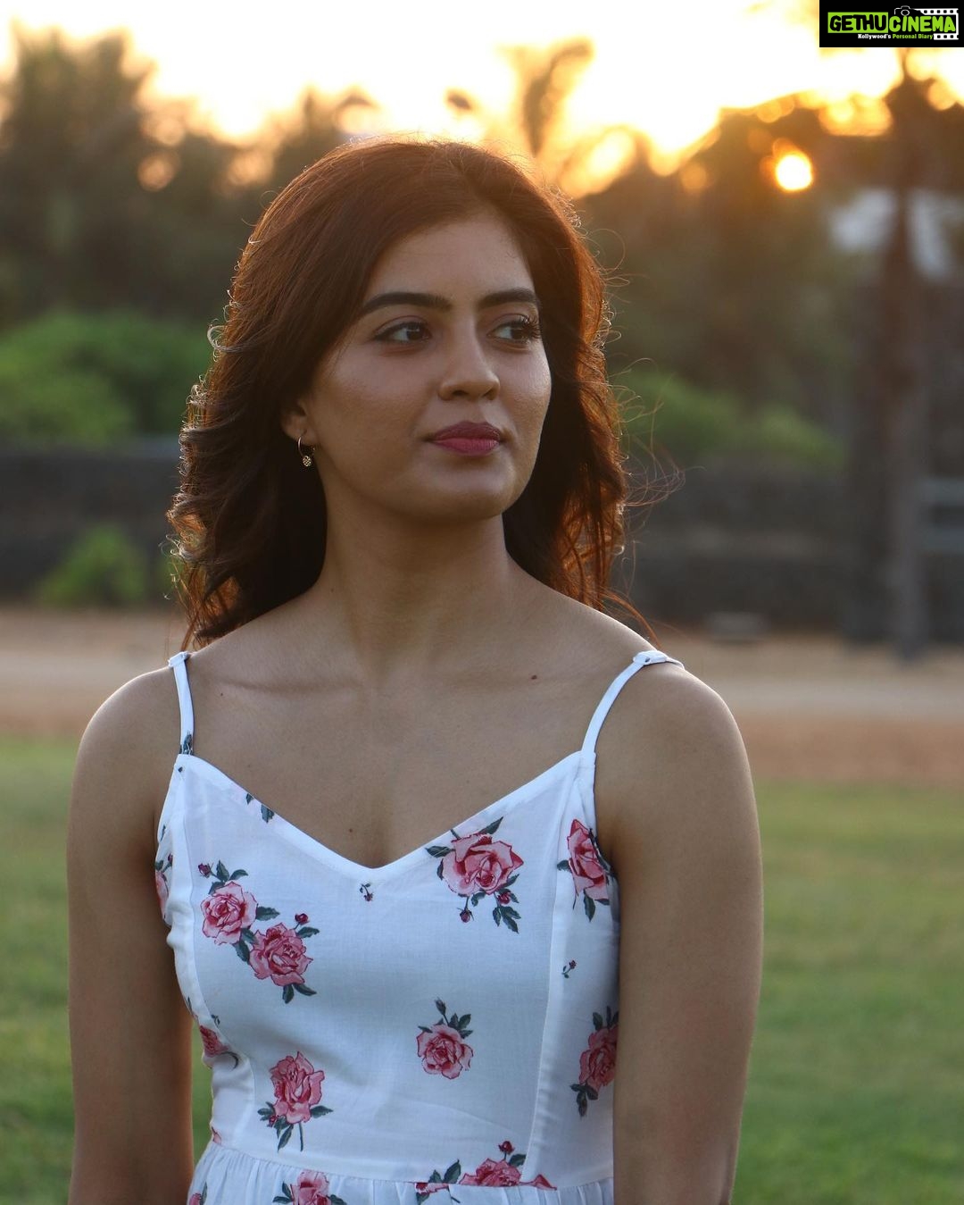 Amritha Aiyer - 306.6K Likes - Be the best of you even in your worst ❤️
.
M&H - @anjusartistry