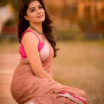 Amritha Aiyer Instagram - 💗 . 📸 - @camerasenthil Saree - @thepallushop Make&hair - @anjusartistry Styled - @labelswarupa Location- @idealbeach