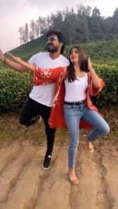 Amritha Aiyer Instagram - And the must #halamathihabibo challenge from us during shoot breaks . When both Thalapathy Verians work together 🤷🏻‍♀️ @actorjai #thalapathyvijay @anirudhofficial @nelsondilipkumar @sivakarthikeyan @hegdepooja @jagadish_palanisamy #arabickuthu #beast #thalapathy #thalapathyvijay #halamathihabibo