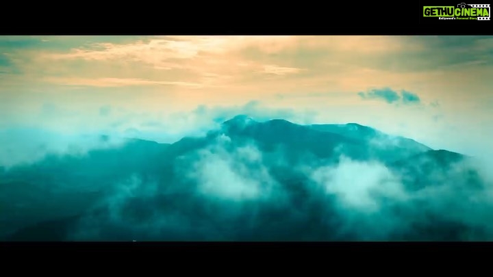 Amritha Aiyer Instagram - I Thank everyone for your response to Meenakshi’s introduction ❤️🙏🏻 Most importantly thank you to our director @prasanthvarmaofficial garu for making this dreamy introduction , this was special. You have put in your precious time and effort to show Meenakshi to the world a character which is going to be so special ❤️ So happy to be associated with this Huge project and proud to be your heroine - Hanuman ❤️ #HanuMan The First Pan-Indian SuperHero Film A @prasanthvarmaofficial Film🎥 @tejasajja123 @niran_reddy @primeshowentertainment #HanuManTheOrigin
