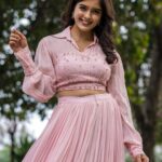 Amritha Aiyer Instagram - 🌸 . Styled by - @lankasanthoshi 👗 - @labelnikkiej 📸 - @varahalamurthy Jewellery - @pandoras_art_jewellery Makeup- @makeupbyradhikadave Hair- @makeup_by_syedaa