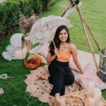 Amritha Aiyer Instagram - 🍁🍂 . 📸 - @deepak_vijay_photography Decor - @with_more_love