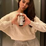 Amritha Aiyer Instagram - Hey everyone. @secrethairoil is a brand I came across recently and tried out. I just can't get enough of their Black Charm Hair Oil. Made with indigenous ingredients sourced ethically from Kerala, this oil controls and dandruff, and strengthens the hair. Psst, this one is an absolute game-changer. Check Secret out at @secrethairoil and click on the link in their bio to visit their website. #secrethairoil #haircare