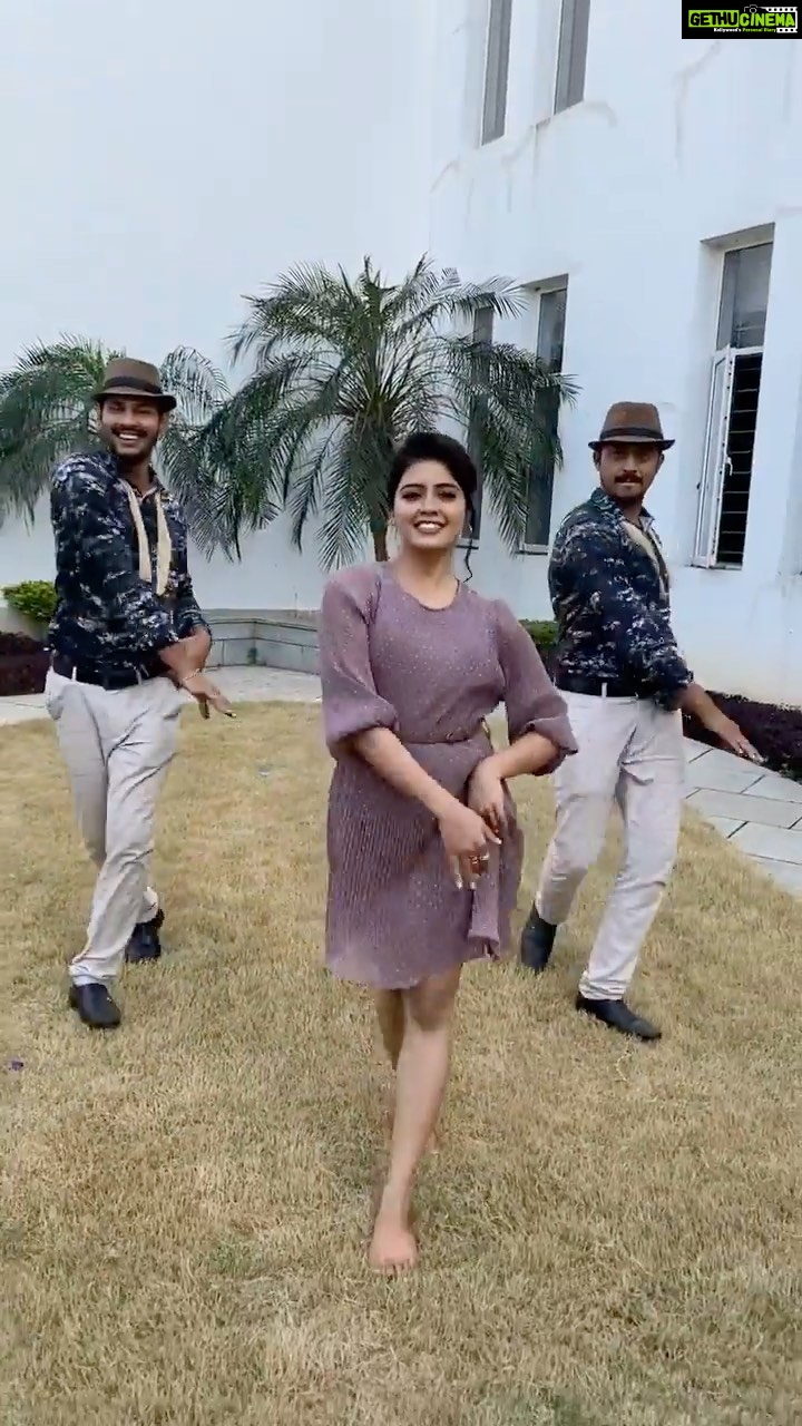 Amritha Aiyer - 596.9K Likes - A small Tribute for our THALAPATHY ❤️. Happy Birthday Coach ❤️ You inspire me every time by what ever you do 🥰 Love you
Tried with the boys it self , Thank you @sadham.333 and @dancervicky_official for this 😍
VC - @aa_va_rn_am_official
#thalapathybirthday #thalapathy #thalapathyvijay