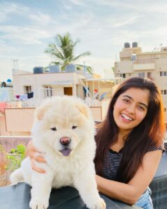 Amritha Aiyer Instagram - Meet my new baby brother ❤️ Fluffy ❤️ 
Welcome to our family my little one 🐾

#fluffy#chowchow