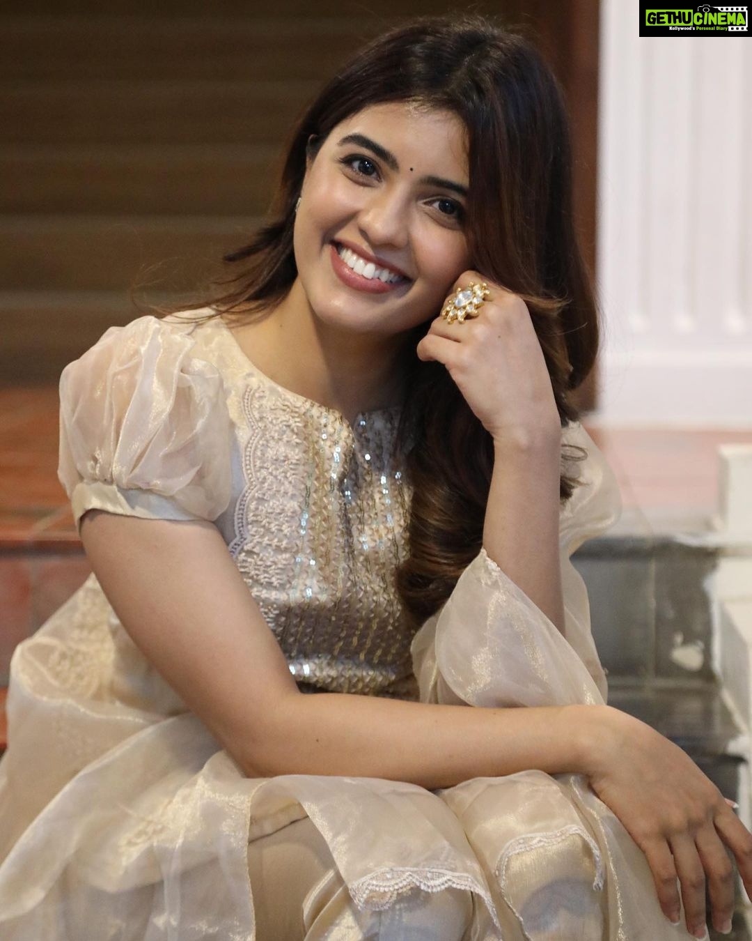 Amritha Aiyer Instagram - Don’t regret being a good person to the wrong people. Your actions say everything about you , and their actions say everything about them. Outfit- @elegant_fashion_way Styled - @by_sarana Accessories- @mspinkpantherjewel