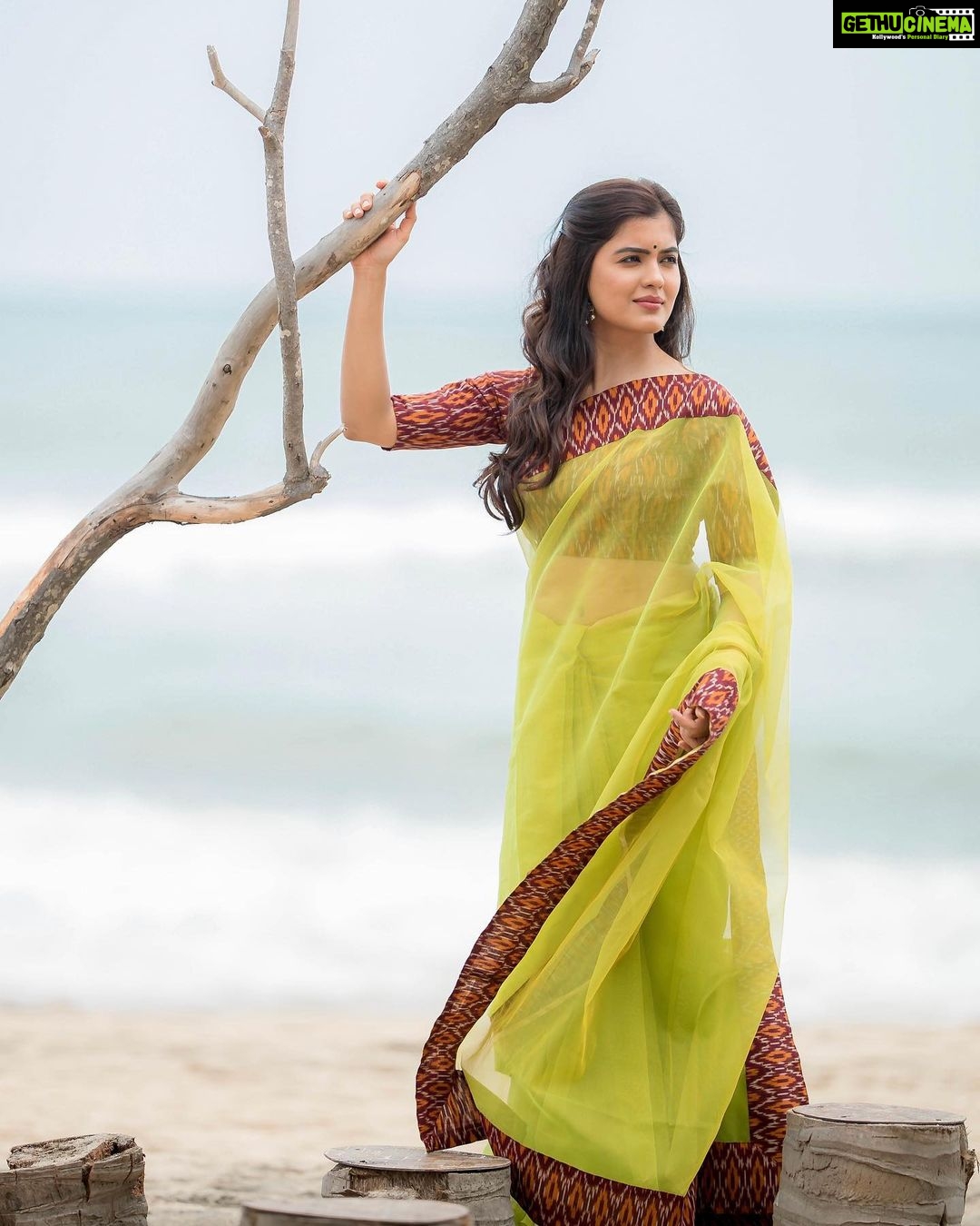 Amritha Aiyer Instagram - 🧚🏼 . 📸 : @camerasenthil Make&Hair : @artistrybyshanu 👗 : @swaadh Jewellery- @yoursethnically Location - @idealbeach