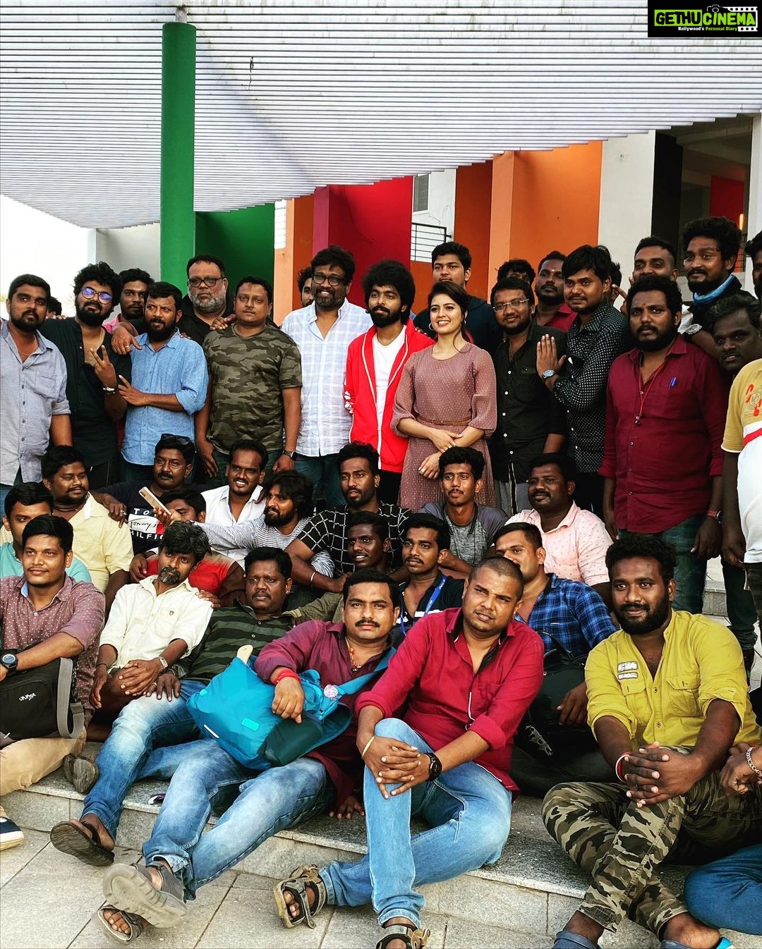 Amritha Aiyer Instagram - And itβs a wrap of #vanakamdamapla ππ»ββοΈ Never thought it would end this soon , had such an amazing time shooting for this one π₯³ will miss the entire team . Every single person took great care of me β€οΈ Thank you @rajeshmdirector and @gvprakash sir for this wonderful project π€ @suntv @gururameshv @jagadishbliss @sid_ran0 @vynod.sundar