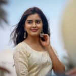 Amritha Aiyer Instagram - 🥰 . 📸 - arunprasath_photography Makeup - @akirasmakeover 👗 - @tamarachennai Styling - @varshinisankar Location- @idealbeach