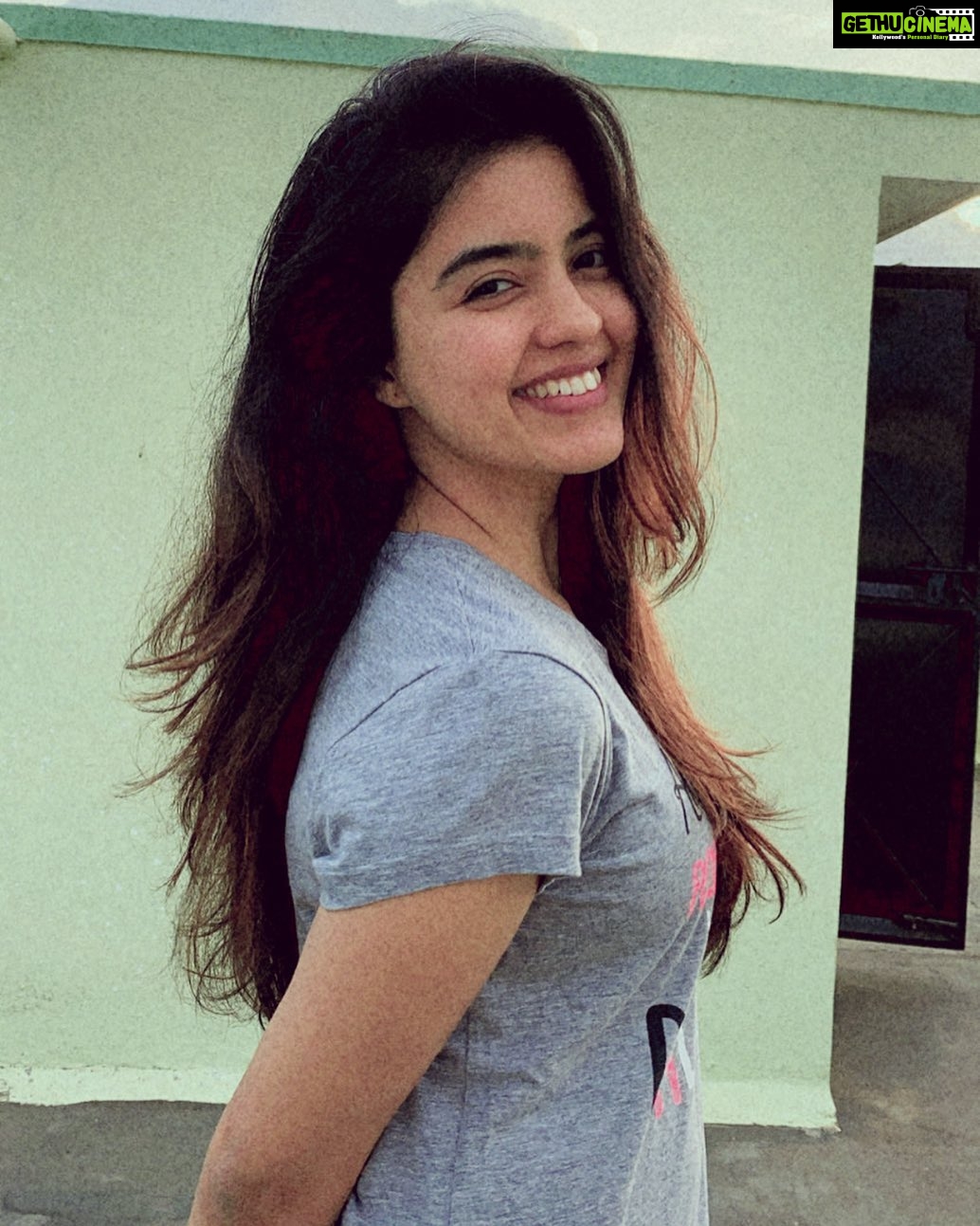 Amritha Aiyer Instagram - Hello wasup my sweethearts ❤️❤️☺️☺️