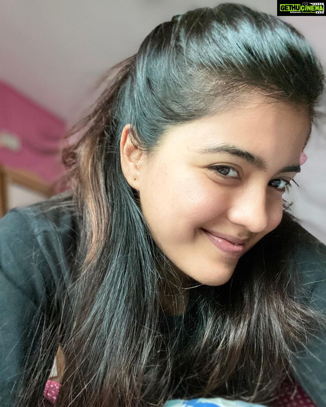 Amritha Aiyer Instagram - ❤️ #nomakeup #nofilter